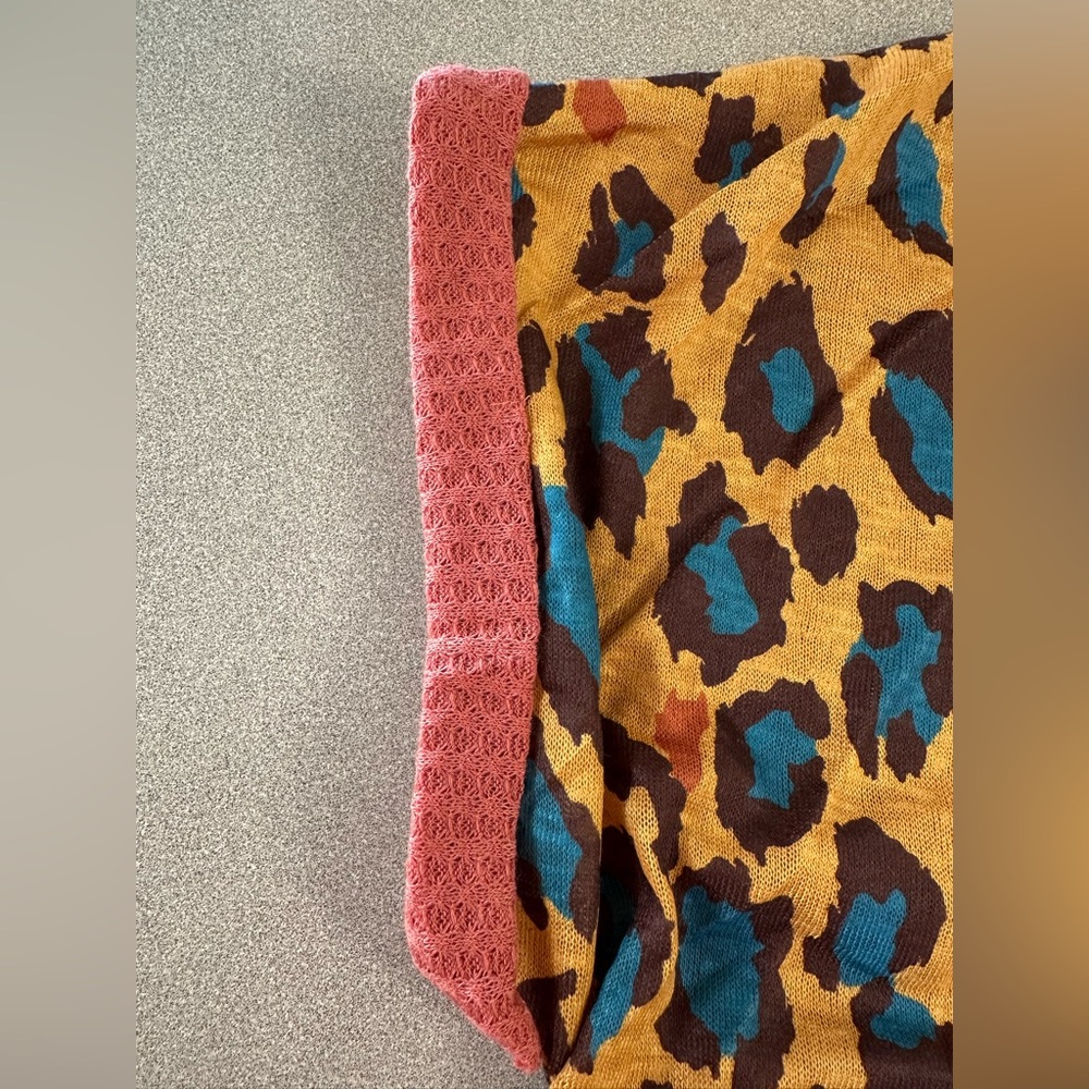 Umgee Leopard print Top - NWT - Picture 4 of 8